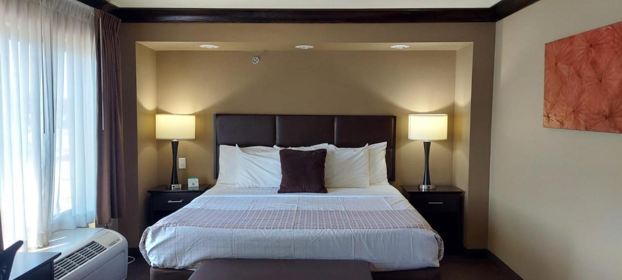 Parkwood Inn & Suites Manhattan Exteriör bild